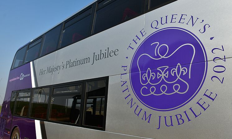 Queen's Platinum Jubilee bus (2)
