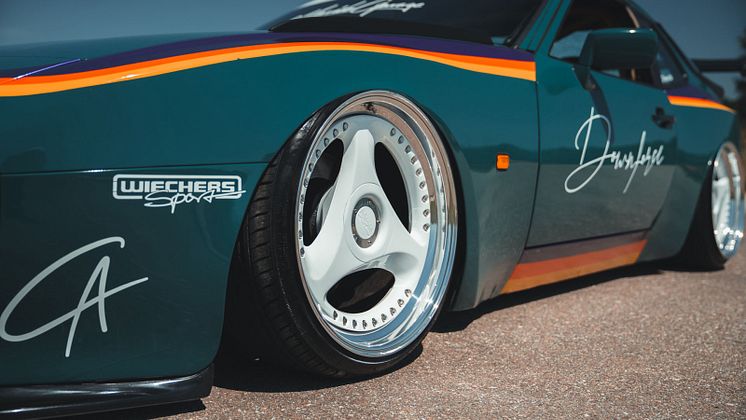 Porsche_944_05.jpg