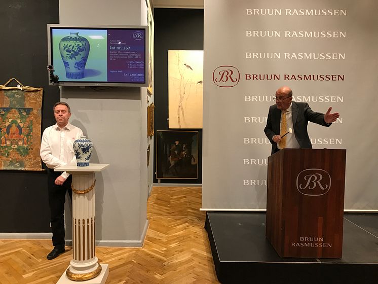 Jesper Bruun Rasmussen sælger Ming-vasen for 12 mio. kr.