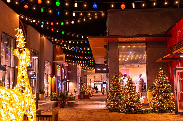 Hede Fashion Outlet jul 6.jpg
