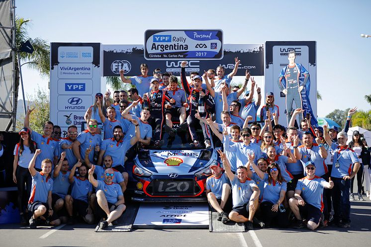 Hyundai Motorsport vinner i Rally Argentina 4