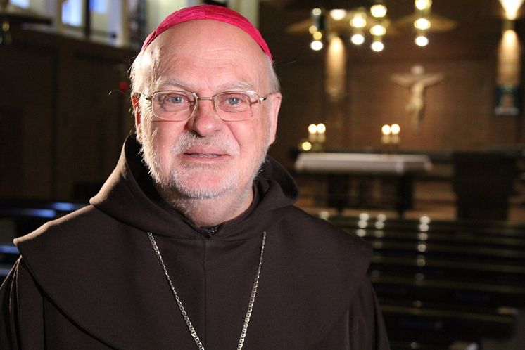 Biskop Anders Arborelius i katolska Domkyrkan i Stockholm