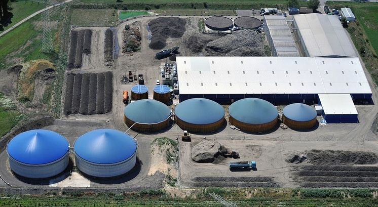 Biogasanlage_in_Schkopau.jpg