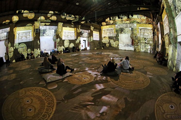 Blick in die Ausstellung "Gustav Klimt. The Gold Experience" im Kunstkraftwerk Leipzig