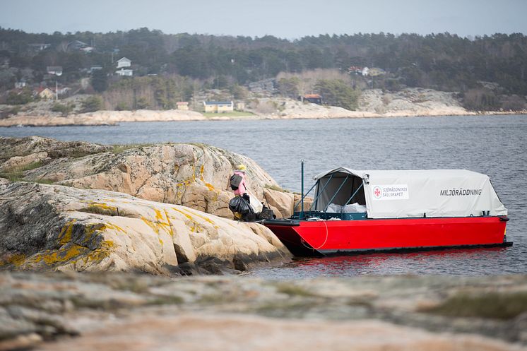 Miljöräddningssläp som används för att samla in plastskräp