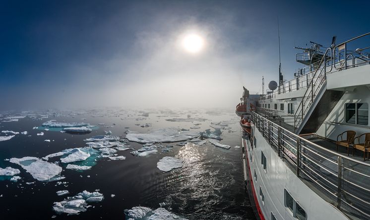 01 MS-Spitsbergen_HiRes_Karsten_Bidstrup_Hurtigruten