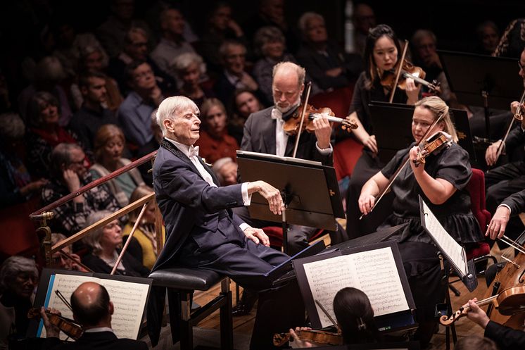 Herbert Blomstedt dirigerar Honegger och Brahms