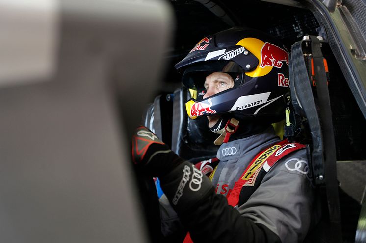 Mattias Ekström och Emil Bergkvist testar Audi RS Q e-tron i Marocko inför Dakarrallyt.jpeg