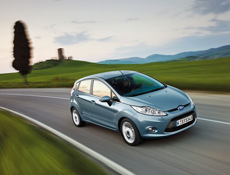 Nya Ford Fiesta utsedd till årets bil 2009 av Auto Express