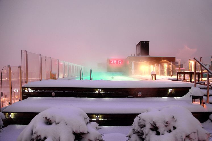 Clarion Hotel Sign - Selma City Spa - Pool - Winter