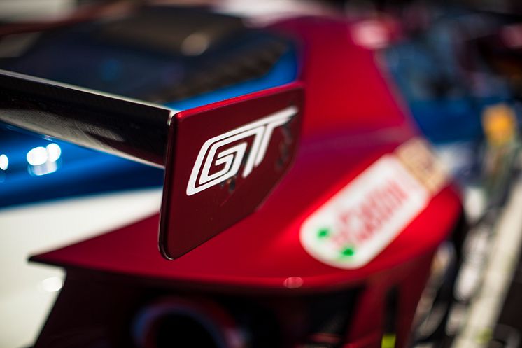 Ford GT rear wing 