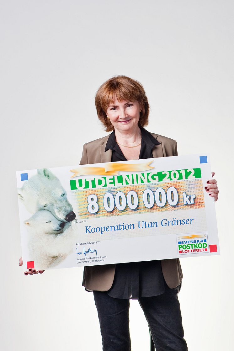 Anneli Rogeman mottog en check på åtta miljoner från PostkodLotteriet
