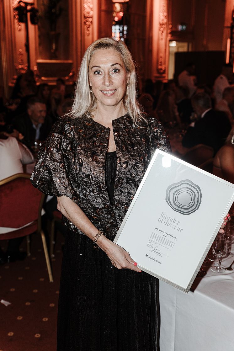 Malin Lindfors Speace, Founder of Ethos, won Silver as Founder of the Year Small Size Companies, Leading the Charge in Elevating Corporate Sustainability Strategies, by founders Alliance 1