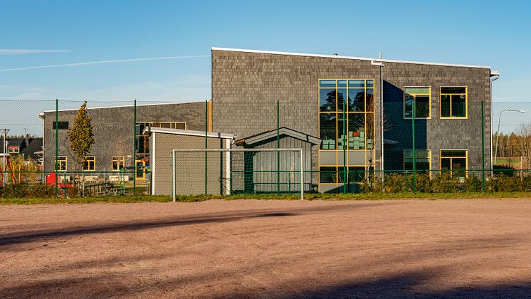 Skifferfasader på skolor och förskolor