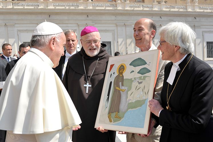 Överlämning av ikon till påve Franciskus