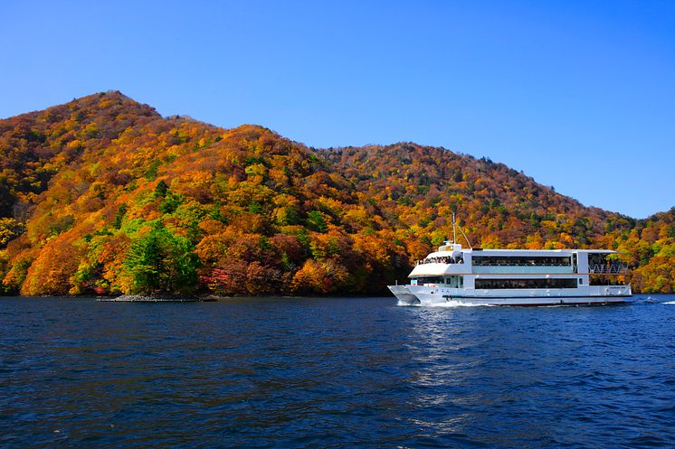 Chuzenji Lake Cruise (Autumn)