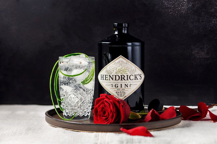 Hendrick´s Gin och Tonic med rosor och gurka