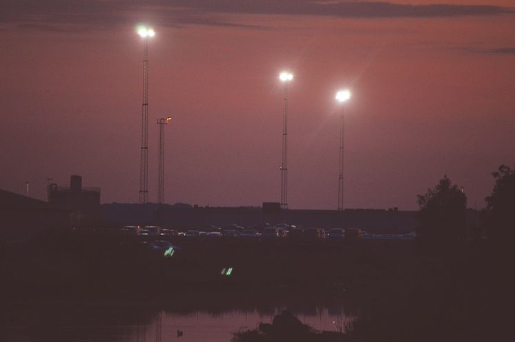 Halmstad Hamn miljösatsar med LED mastbelysning på biluppställningsyta