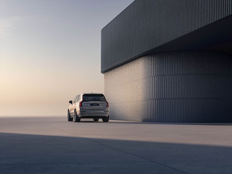 New_Volvo_XC90_Exteriors.jpg