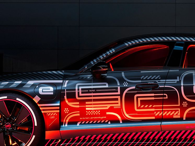 Audi e-tron GT concept (camouflage)