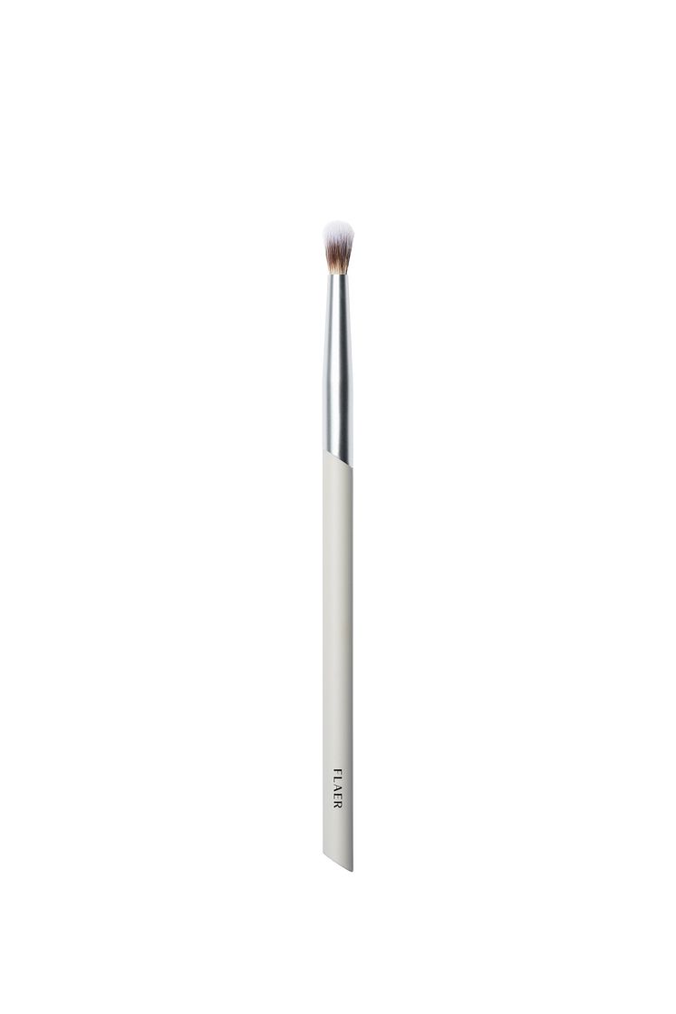 FLAER 303 Small Crease Blending Brush