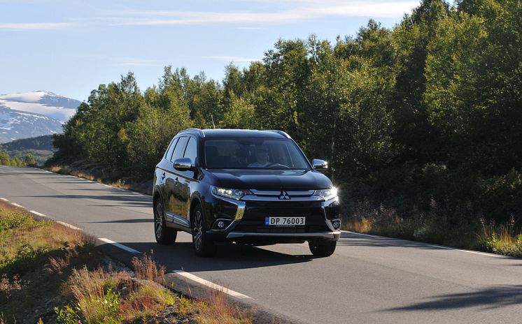 Mitsubishi Outlander 2016