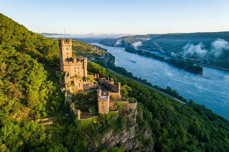 Niederheimbach_Burg_Sooneck_im_Binger_Wald_am_Rhein,_Route_der_Rheinromantik