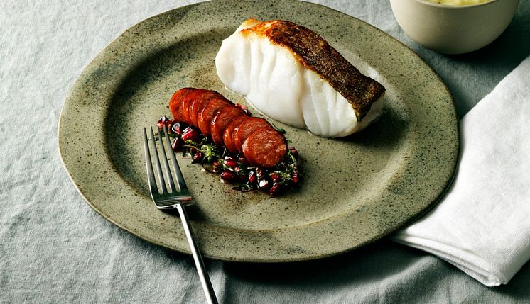 Skrei con chorizo y puré patatas