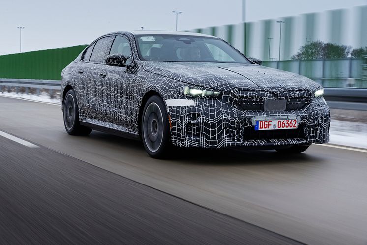 Helt nye BMW i5 Sedan på kamuflerte tester