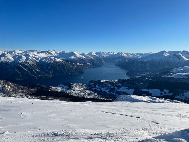 Fantastisk utsikt fra Strandafjellet Skisenter