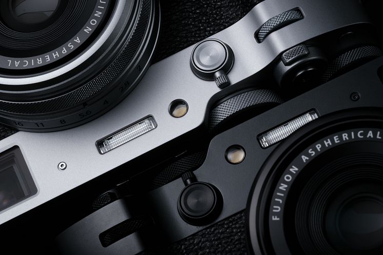 X100VI_black back_38