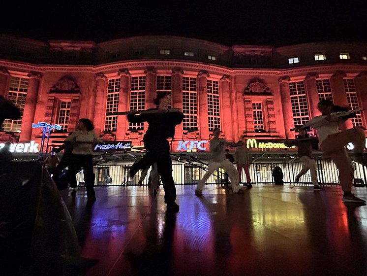 Aufbau Lichtfest Leipzig 2024: A (De)Konstruieren (Hauptbahnhof)