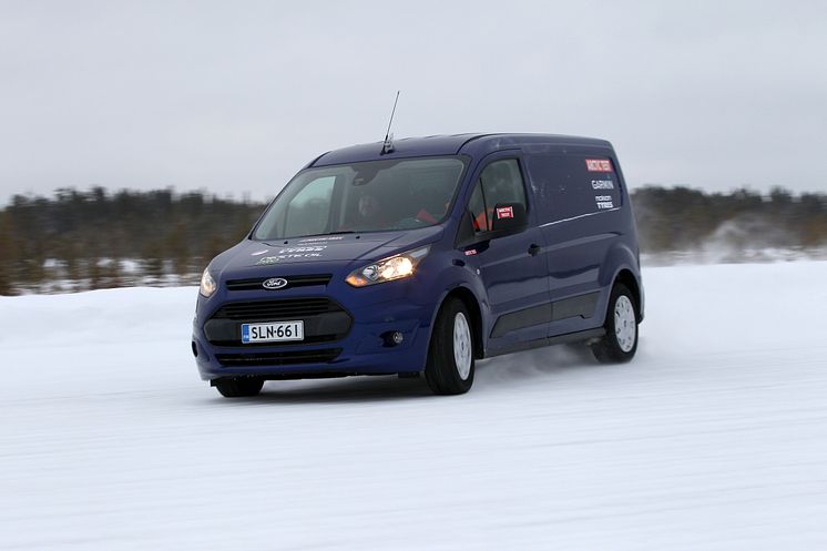 Nya Ford Transit Connect får bekänna färg i Arctic Van test.