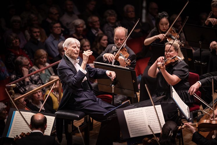 Herbert Blomstedt dirigerar Honegger och Brahms