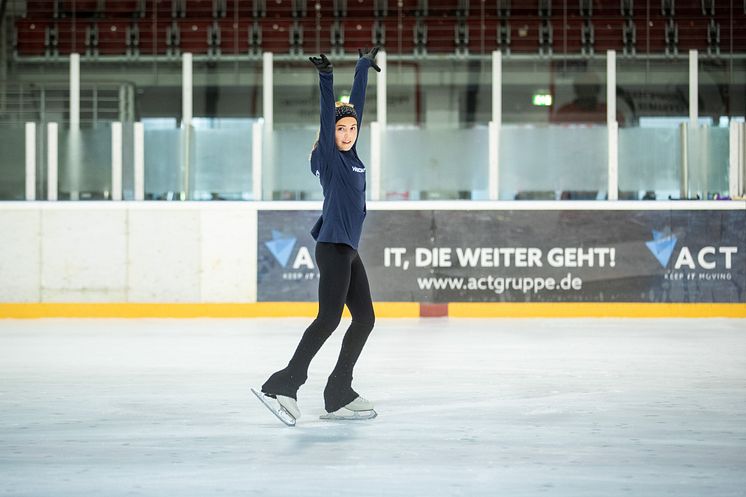 HOLIDAY ON ICE ACADEMY Sommercamp Hamburg Carolina Raabe