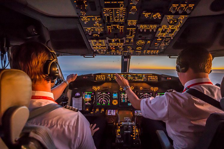 737-800 Flight Deck