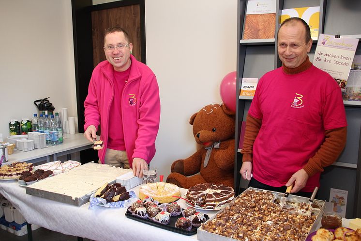 Viele Besucher beim Flohmarkt im Kinderhospiz: Erfolgreiche Bilanz für Bärenherz