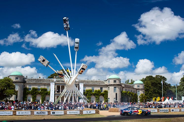The 2022 Central Feature in front of Goodwood House. Ph. by Drew Gibson.