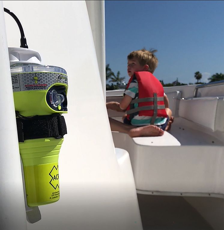 Hi-res image - ACR Electronics - ACR Electronics is supporting National Safe Boating Week by recommending the latest marine technology to help boaters enjoy a fun and safe season on the water