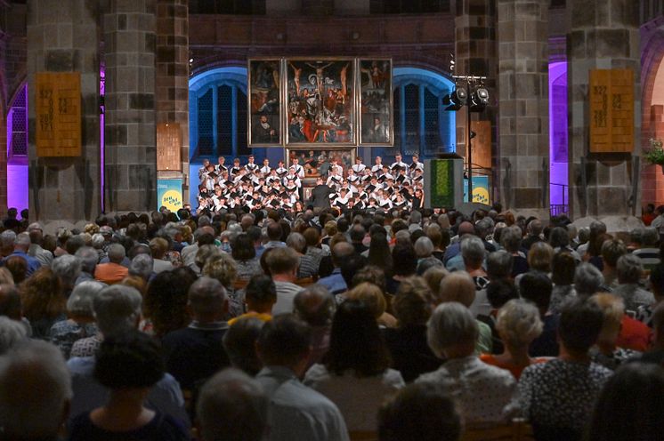 Dresdner_Kreuzchor_Abschlusskonzert_Musikfest Erzgebirge_Mathias Marx_8.9.2024_Schneeberg.jpg