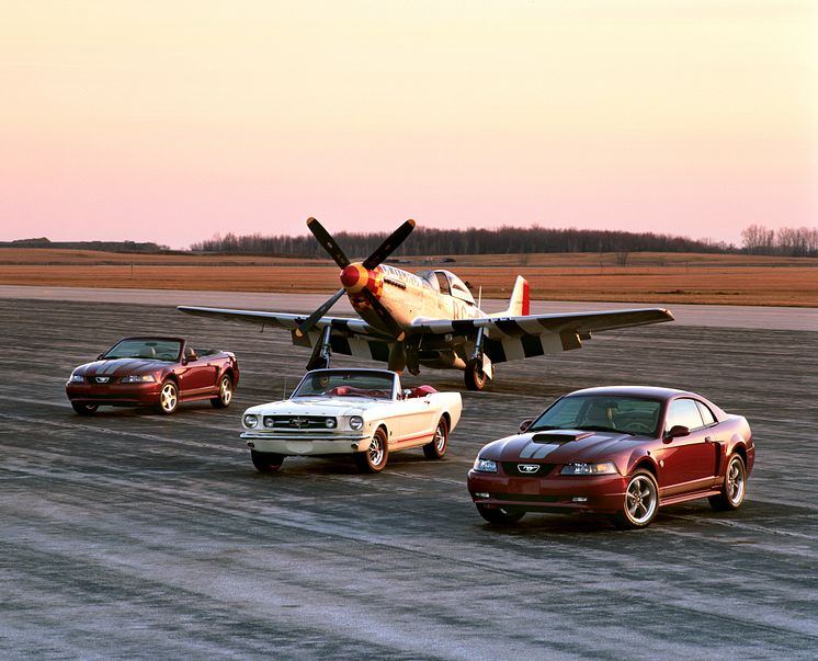 2004-Ford-Mustang-Anniversary-edition-and-1965-Mustang-with-P-51