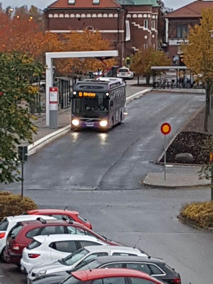 Väderskydd City 90, vid hållplats för elbussar