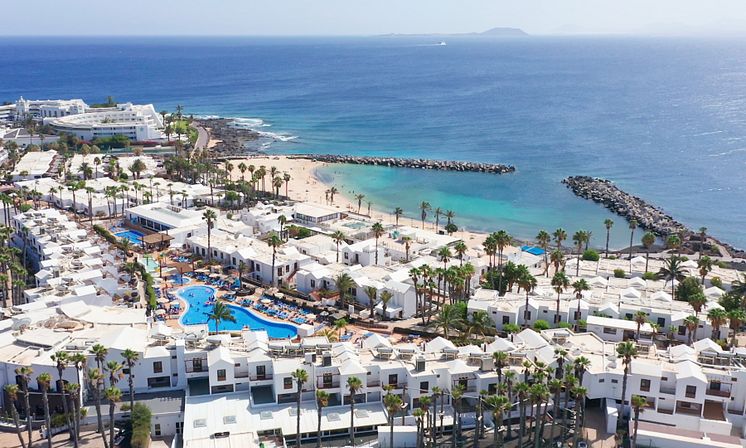 hotel-overview-beach-tui-blue-flamingo-beach-resort-playa-blanca-lanzarote-spain