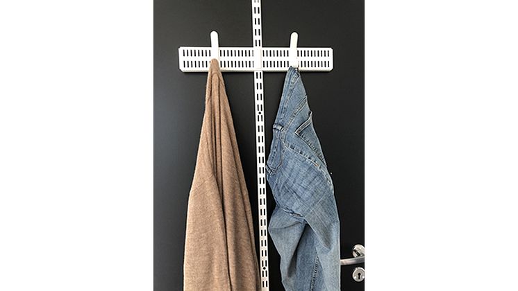 Elfa_door_rack_clothesstorage_1.jpg