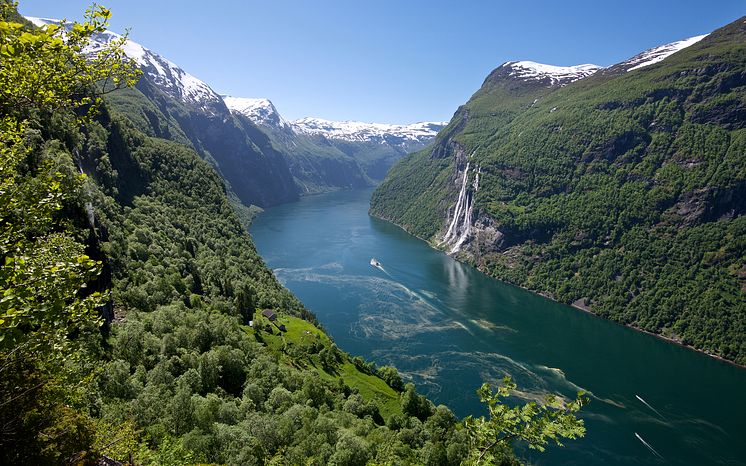 Skageflå in Geirangerfjorden-Øyvind Heen - fjords.com.jpg