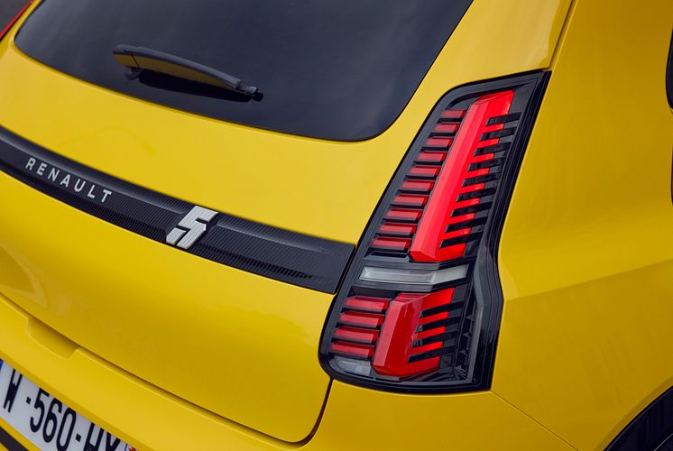 Renault 5 E-Tech electric - iconic cinq version - Pop Yellow!bagfralygte.jpg