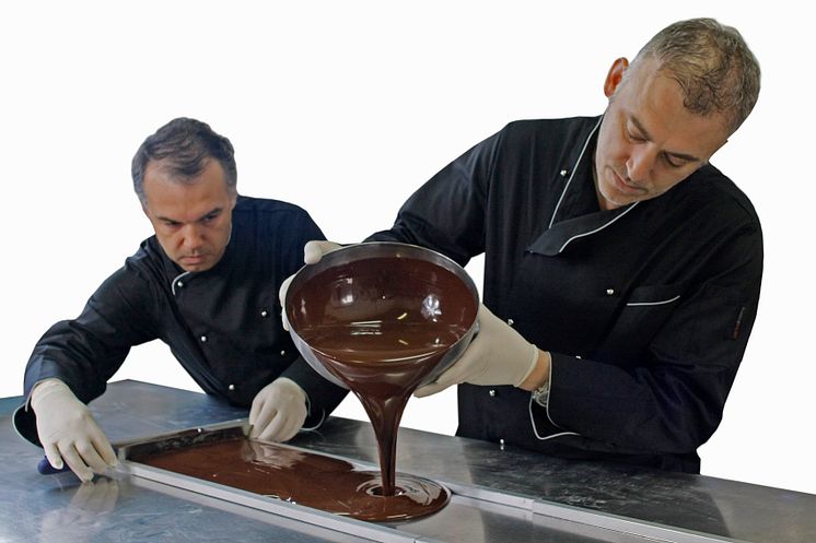 Bröderna Gardini utför sin chokladkonst