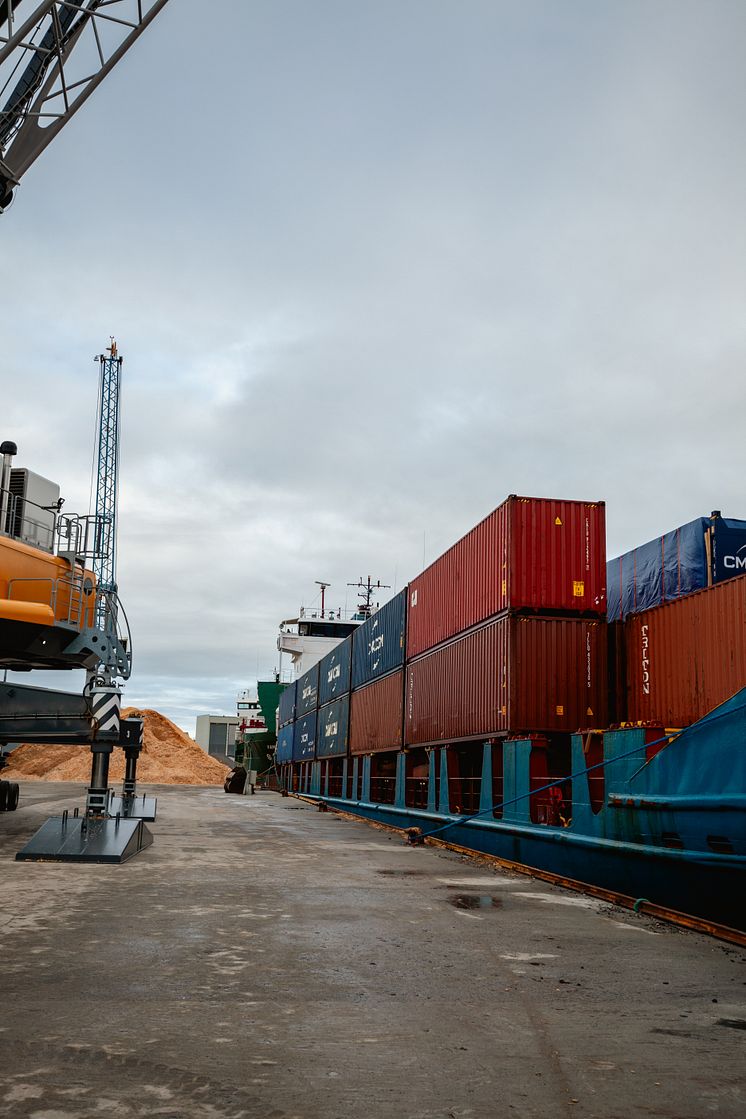 First container delivery port of Arendal 23.10.23