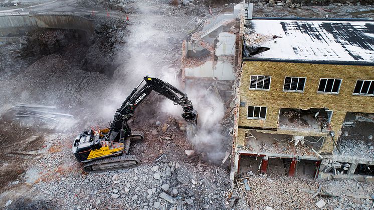 Volvo EC750E HR i arbete i Stockholm