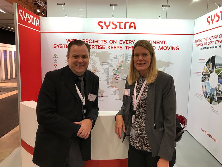 Harald Marx, biträdande försäljningsledare, och Madelene Altberg, produktionsledare, är på Nordic Rail för att presentera Systra Sverige, tidigare Dalco Elteknik.